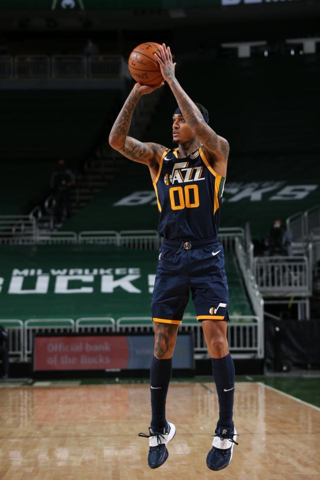 开云-从创造历史到见证历史 雄鹿遭爵士25记三分射穿